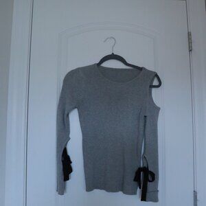 🖤 Gray Cold Shoulder Sweater with Bow Details